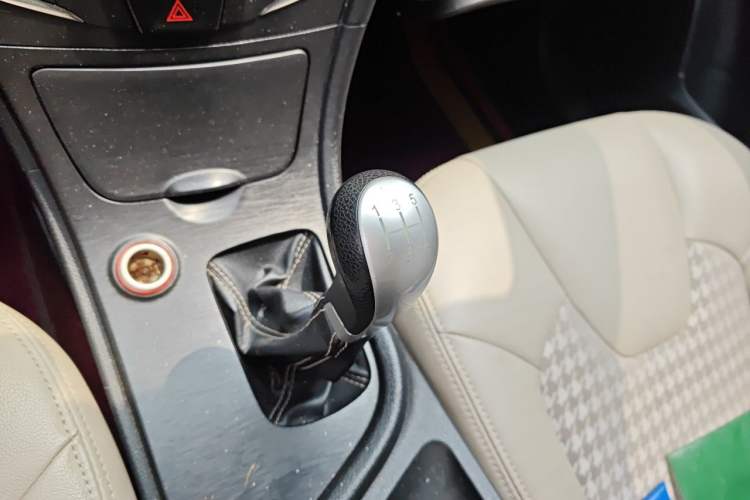 Used GAC Trumpchi GA3S Vision 2014 1.6L Manual Elite Edition Gear Lever