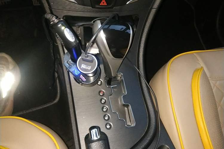 Used GAC Trumpchi GA3S Vision 2014 1.6L Automatic Luxury ESP Version Gear Lever