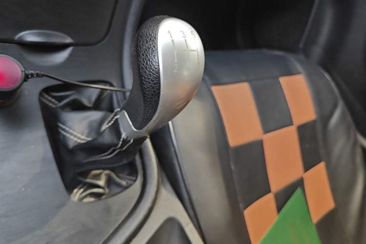 Used GAC Trumpchi GA3S Vision 2014 1.6L Manual Elite Edition Gear Lever