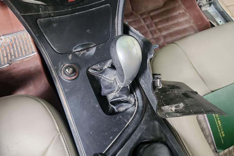 Used GAC Trumpchi GA3S Vision 2014 1.6L Manual Luxury Edition Gear Lever