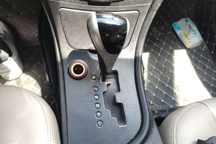 Used GAC Trumpchi GA3S Vision 2014 1.6L Automatic Luxury ESP Version Gear Lever