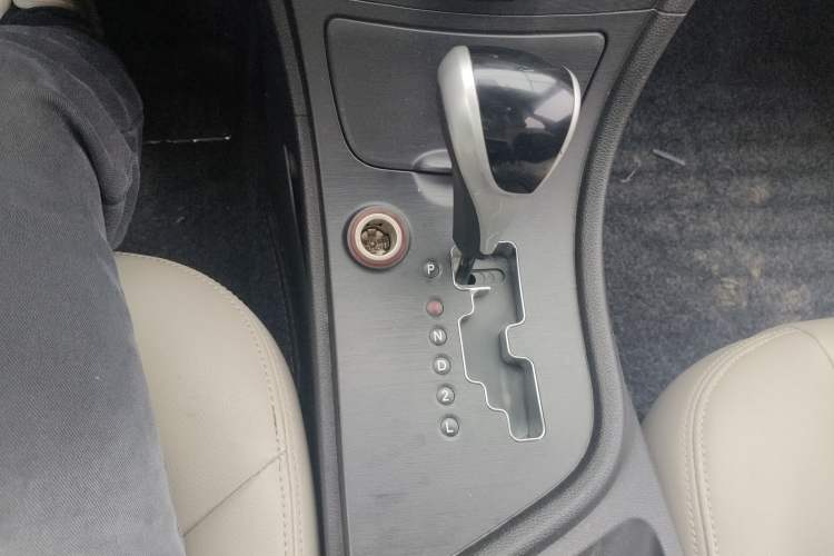 Used GAC Trumpchi GA3S Vision 2014 1.6L Automatic Elite ESP Version Gear Lever