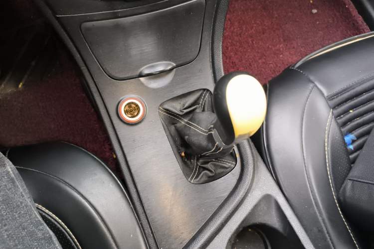 Used GAC Trumpchi GA3S Vision 2014 1.6L Manual Elite Edition Gear Lever