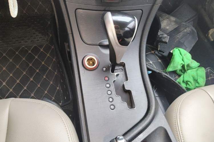 Used GAC Trumpchi GA3S Vision 2014 1.6L Automatic Elite ESP Version Gear Lever