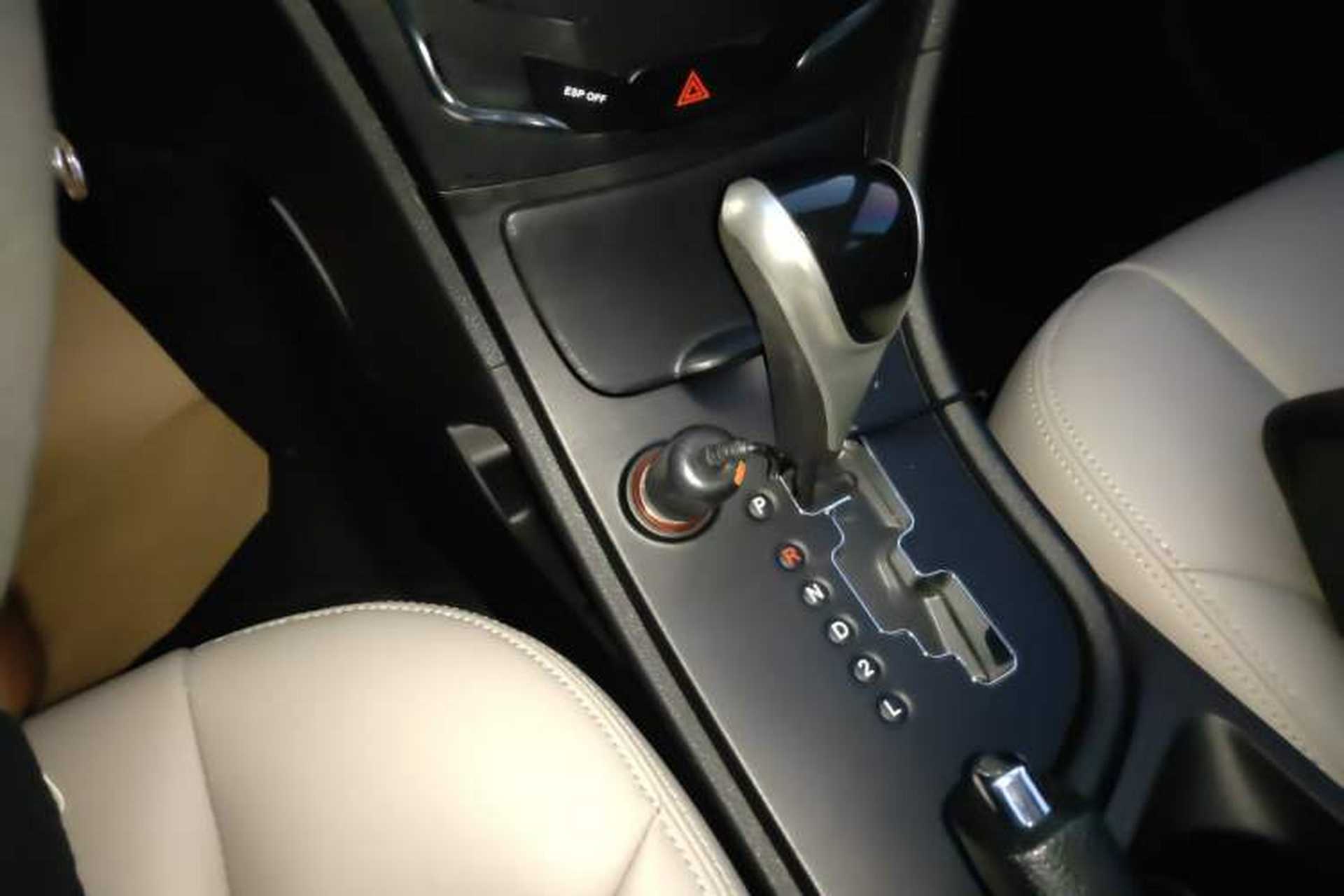 Used GAC Trumpchi GA3S Vision 2014 1.6L Automatic Luxury ESP Version Gear Lever