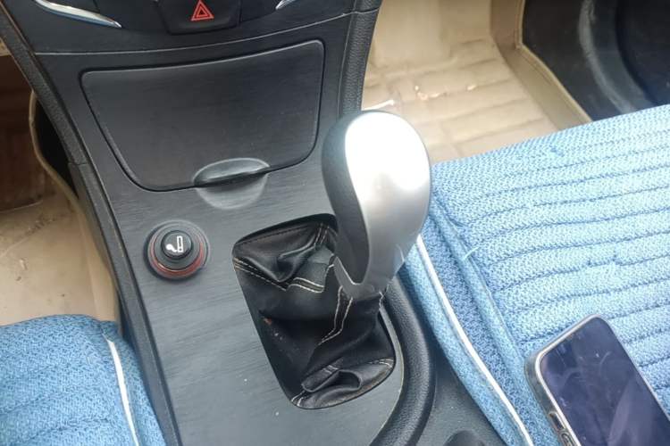 Used GAC Trumpchi GA3S Vision 2014 1.6L Manual Elite Edition Gear Lever