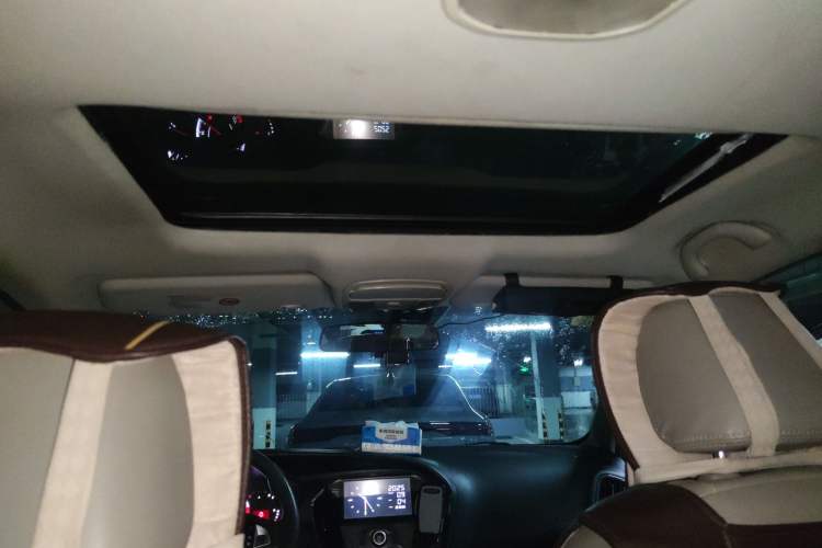 Used GAC Trumpchi GA3S Vision 2014 1.6L Automatic Luxury ESP Version Headliner