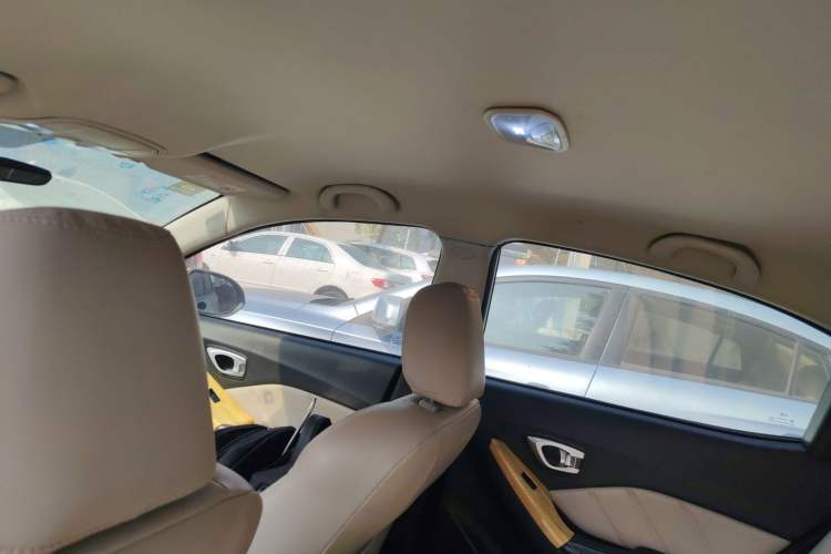 Used GAC Trumpchi GA3S Vision 2014 1.6L Manual Elite Edition Headliner