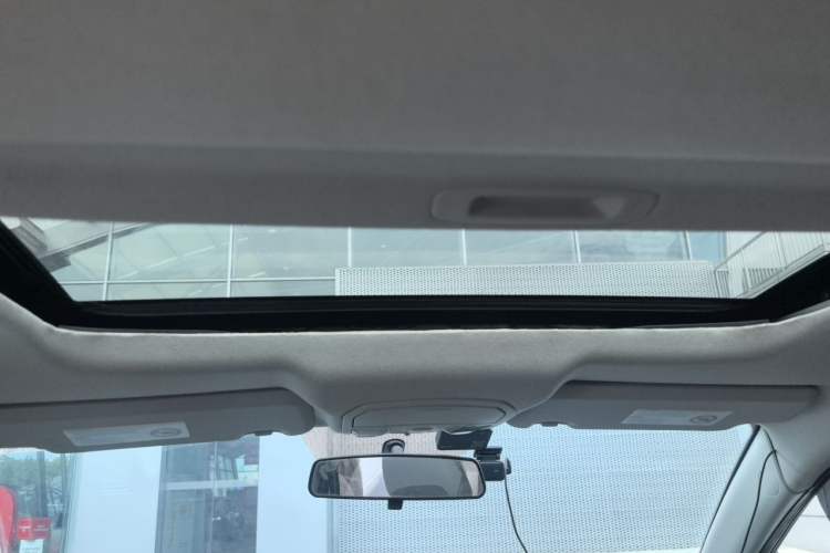 Used GAC Trumpchi GA3S Vision 2014 1.6L Automatic Luxury ESP Version Headliner