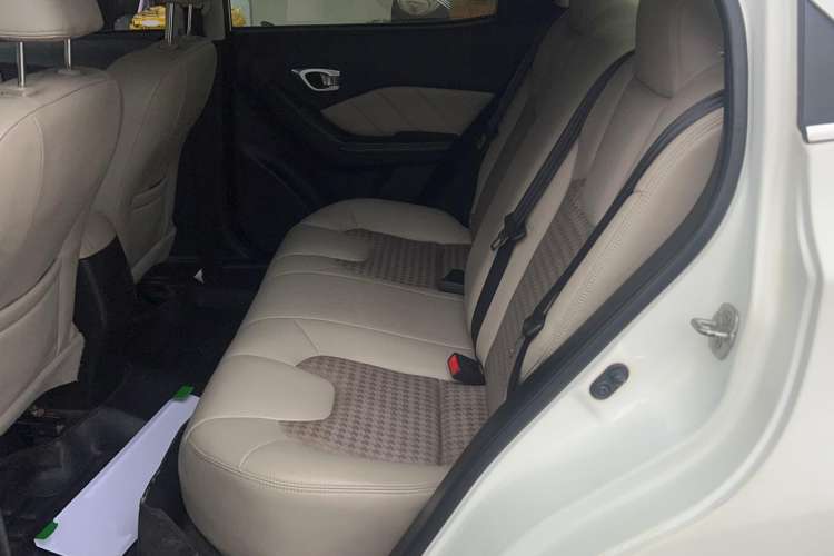 Used GAC Trumpchi GA3S Vision 2014 1.6L Manual Elite Edition Interior 1