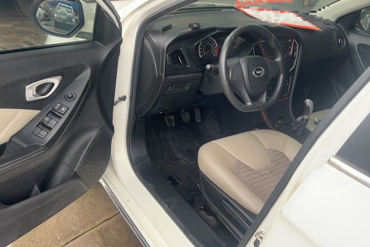 Used GAC Trumpchi GA3S Vision 2014 1.6L Manual Elite Edition Interior 2