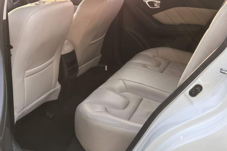Used GAC Trumpchi GA3S Vision 2014 1.6L Automatic Luxury ESP Version Interior 2