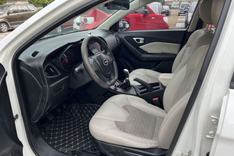 Used GAC Trumpchi GA3S Vision 2014 1.6L Manual Elite Edition Interior 2