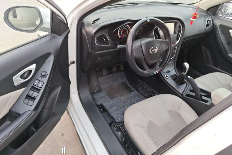 Used GAC Trumpchi GA3S Vision 2014 1.6L Manual Elite Edition Interior 3