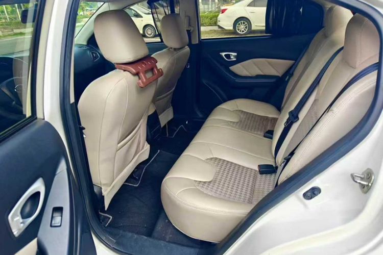 Used GAC Trumpchi GA3S Vision 2014 1.6L Automatic Elite ESP Version Interior 3