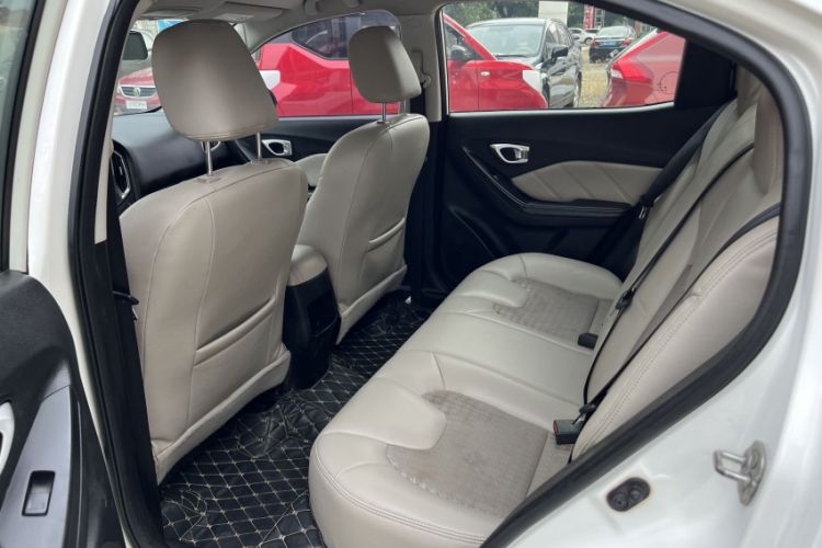 Used GAC Trumpchi GA3S Vision 2014 1.6L Manual Elite Edition Interior 3