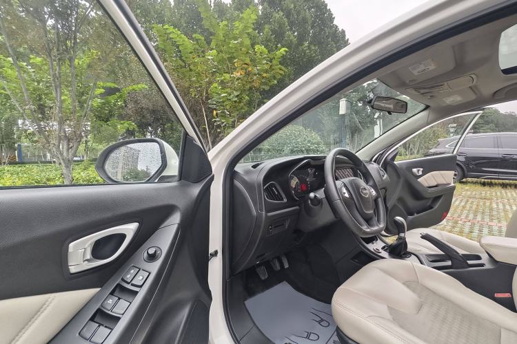 Used GAC Trumpchi GA3S Vision 2014 1.6L Manual Luxury ESP Version Interior 4