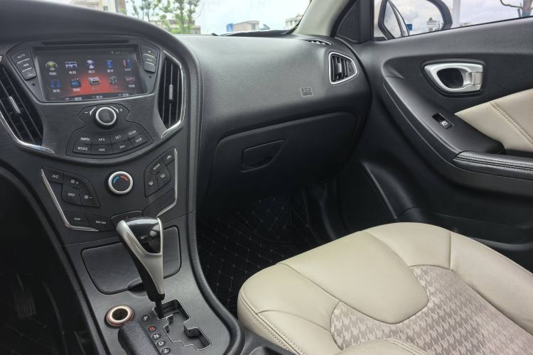 Used GAC Trumpchi GA3S Vision 2014 1.6L Automatic Elite ESP Version Interior 6