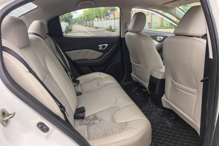 Used GAC Trumpchi GA3S Vision 2014 1.6L Automatic Elite ESP Version Interior 8