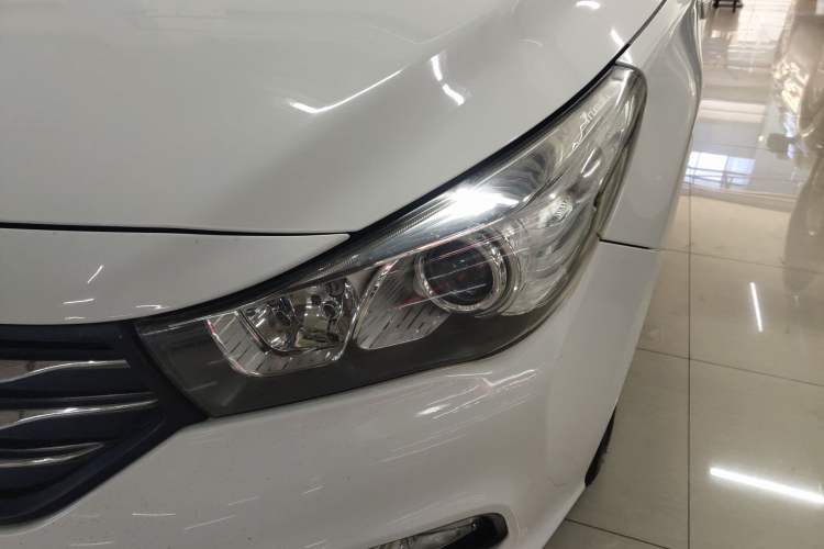 Used GAC Trumpchi GA3S Vision 2014 1.6L Automatic Luxury ESP Version Left Front Headlight