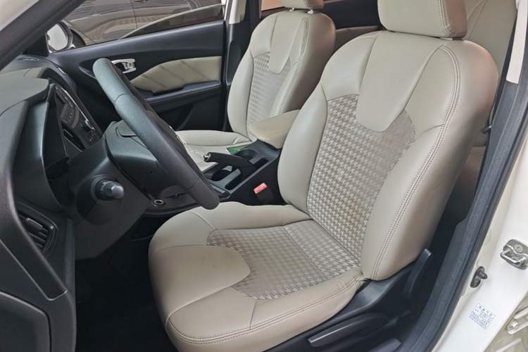 Used GAC Trumpchi GA3S Vision 2014 1.6L Manual Elite Edition Left Front Seat