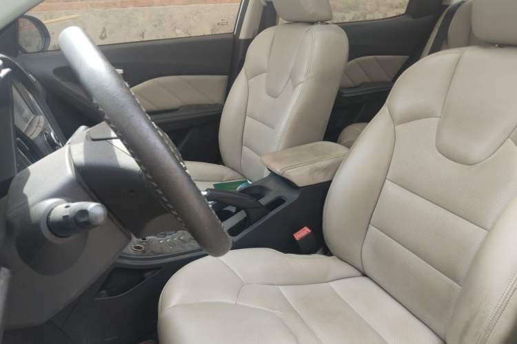 Used GAC Trumpchi GA3S Vision 2014 1.6L Automatic Luxury ESP Version Left Front Seat