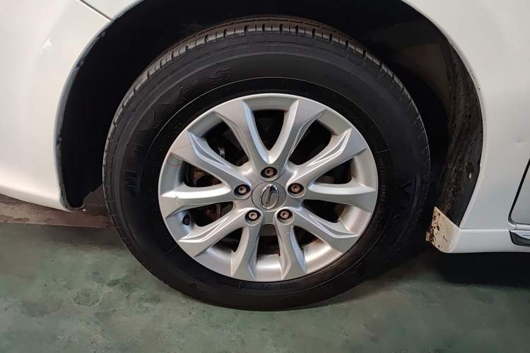 Used GAC Trumpchi GA3S Vision 2014 1.6L Automatic Elite ESP Version Left Front Wheel Hub
