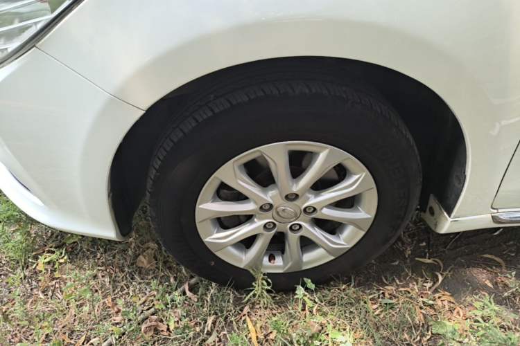 Used GAC Trumpchi GA3S Vision 2014 1.6L Manual Elite Edition Left Front Wheel Hub