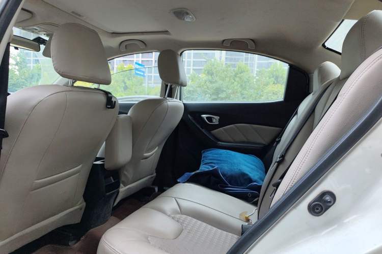 Used GAC Trumpchi GA3S Vision 2014 1.6L Manual Luxury ESP Version Left Rear Seat