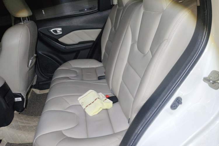 Used GAC Trumpchi GA3S Vision 2014 1.6L Automatic Luxury ESP Version Left Rear Seat