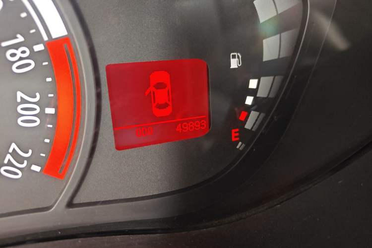 Used GAC Trumpchi GA3S Vision 2014 1.6L Manual Elite Edition Odometer Close Up