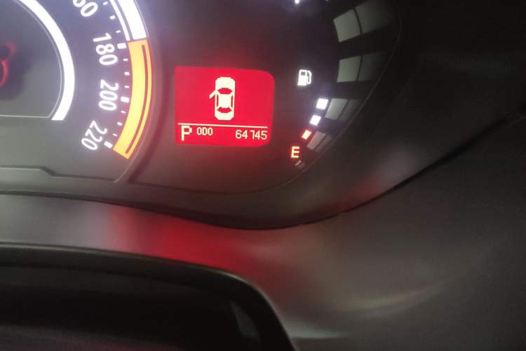 Used GAC Trumpchi GA3S Vision 2014 1.6L Automatic Luxury ESP Version Odometer Close Up