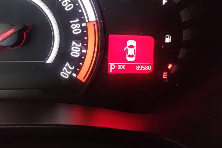 Used GAC Trumpchi GA3S Vision 2014 1.6L Automatic Elite ESP Version Odometer Close Up
