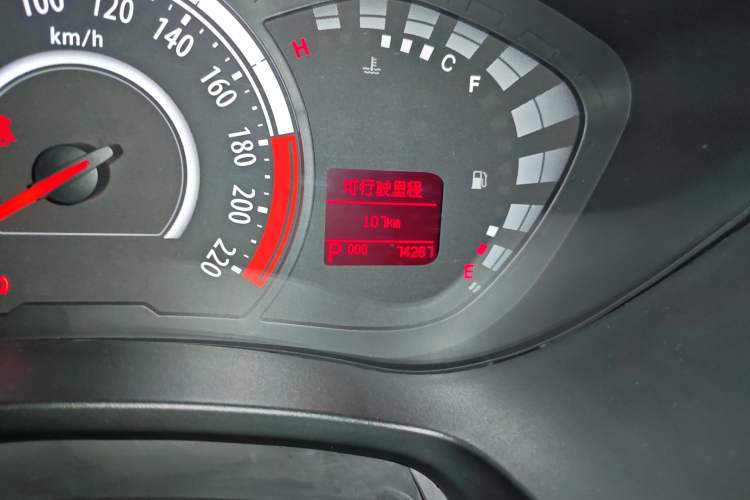 Used GAC Trumpchi GA3S Vision 2014 1.6L Automatic Elite ESP Version Odometer Close Up