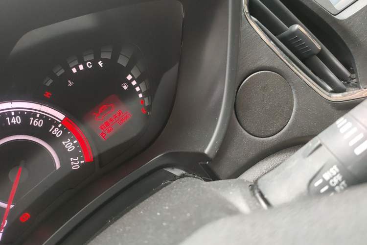 Used GAC Trumpchi GA3S Vision 2014 1.6L Automatic Elite ESP Version Odometer Close Up