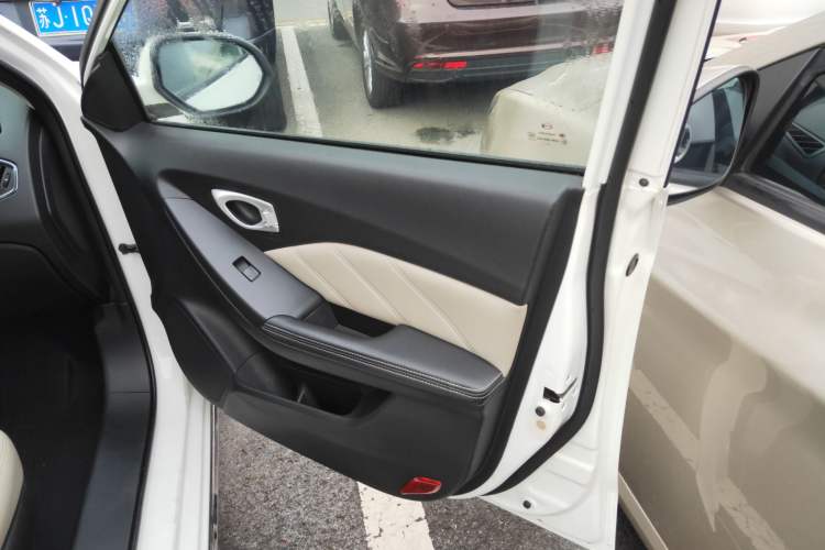 Used GAC Trumpchi GA3S Vision 2014 1.6L Automatic Luxury ESP Version Right Front Door Interior