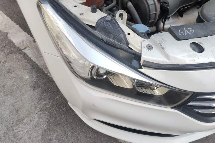 Used GAC Trumpchi GA3S Vision 2014 1.6L Automatic Luxury ESP Version Right Front Headlight