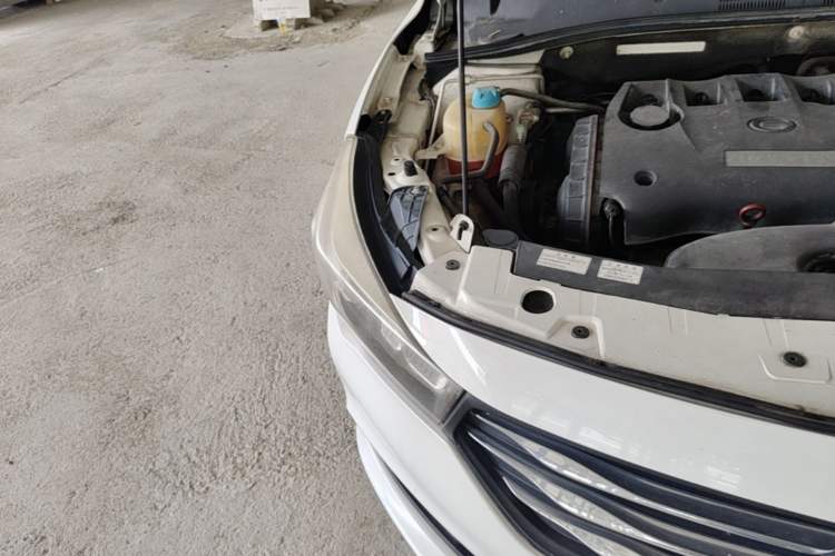 Used GAC Trumpchi GA3S Vision 2014 1.6L Automatic Luxury ESP Version Right Front Headlight