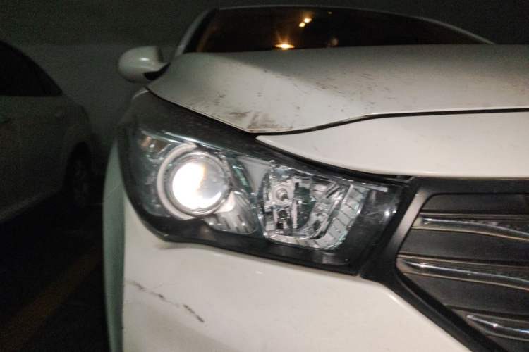 Used GAC Trumpchi GA3S Vision 2014 1.6L Manual Luxury ESP Version Right Front Headlight
