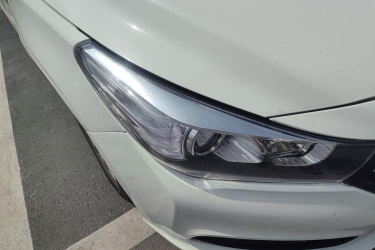 Used GAC Trumpchi GA3S Vision 2014 1.6L Manual Elite Edition Right Front Headlight