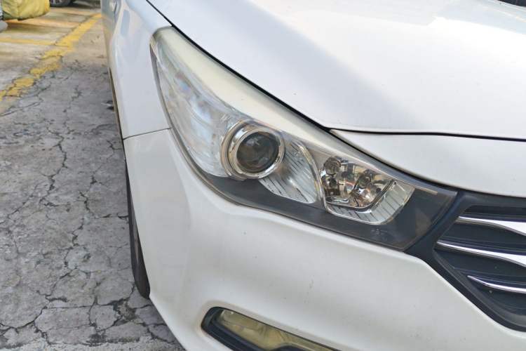 Used GAC Trumpchi GA3S Vision 2014 1.6L Automatic Luxury ESP Version Right Front Headlight