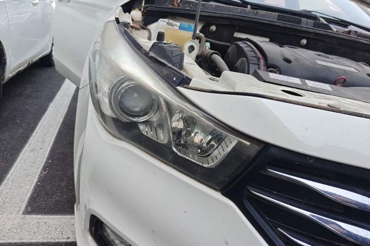 Used GAC Trumpchi GA3S Vision 2014 1.6L Manual Luxury ESP Version Right Front Headlight