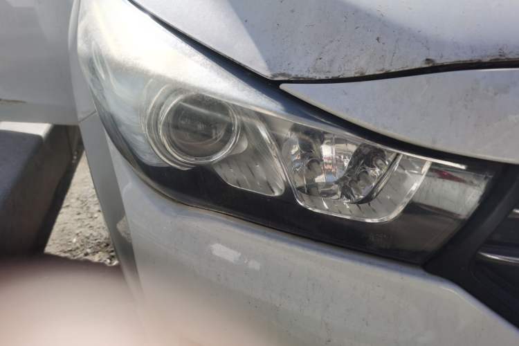 Used GAC Trumpchi GA3S Vision 2014 1.6L Manual Elite Edition Right Front Headlight