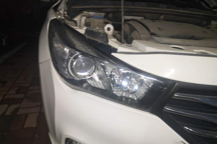 Used GAC Trumpchi GA3S Vision 2014 1.6L Manual Elite Edition Right Front Headlight