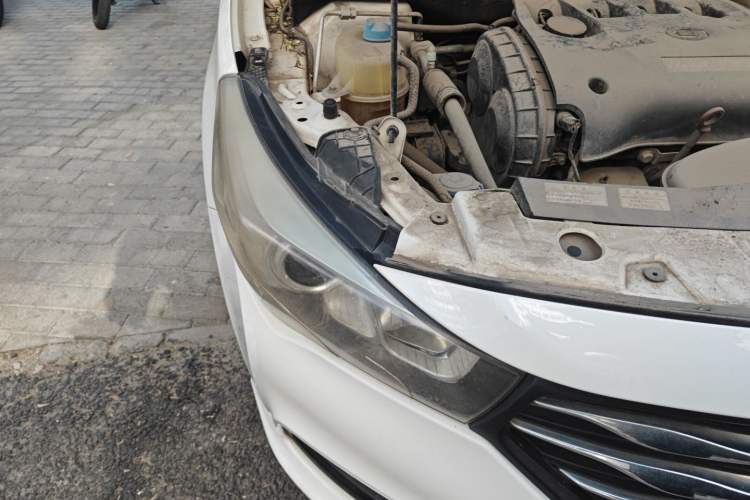Used GAC Trumpchi GA3S Vision 2014 1.6L Manual Elite Edition Right Front Headlight