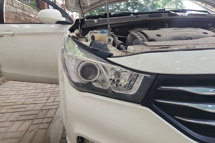 Used GAC Trumpchi GA3S Vision 2014 1.6L Manual Luxury Edition Right Front Headlight