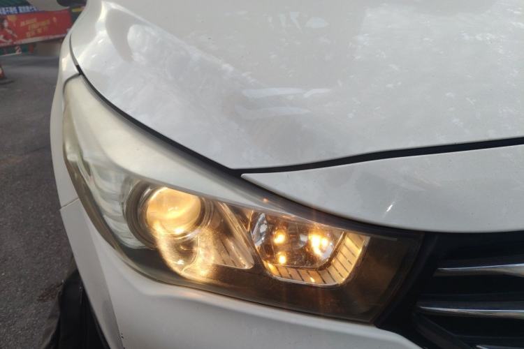 Used GAC Trumpchi GA3S Vision 2014 1.6L Manual Elite Edition Right Front Headlight