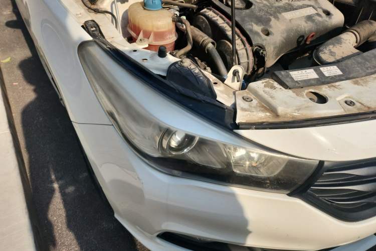 Used GAC Trumpchi GA3S Vision 2014 1.6L Automatic Luxury ESP Version Right Front Headlight