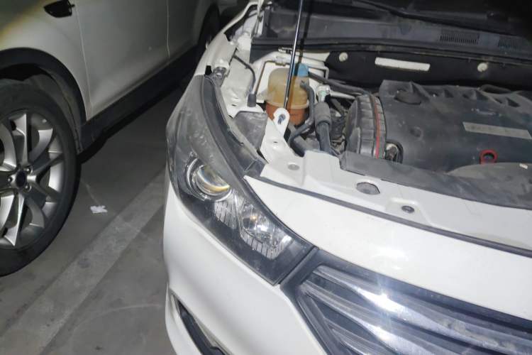 Used GAC Trumpchi GA3S Vision 2014 1.6L Automatic Luxury ESP Version Right Front Headlight