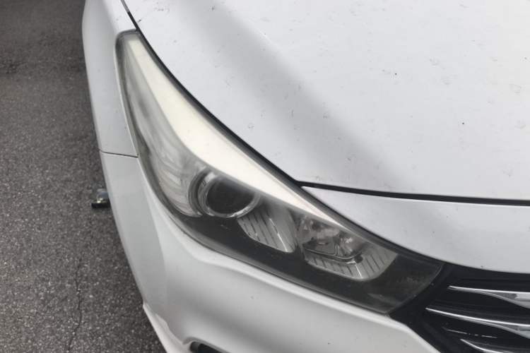 Used GAC Trumpchi GA3S Vision 2014 1.6L Automatic Luxury ESP Version Right Front Headlight